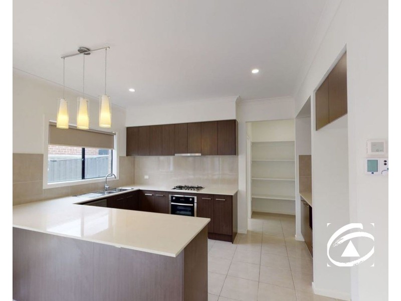 16 Amesbury Way, Clyde North VIC 3978
