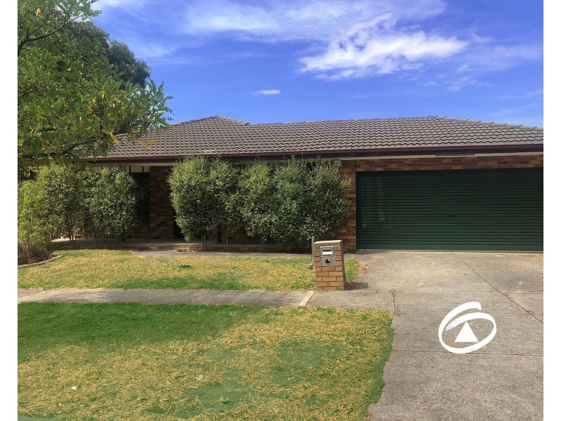 17 Stradbroke Close, Berwick VIC 3806