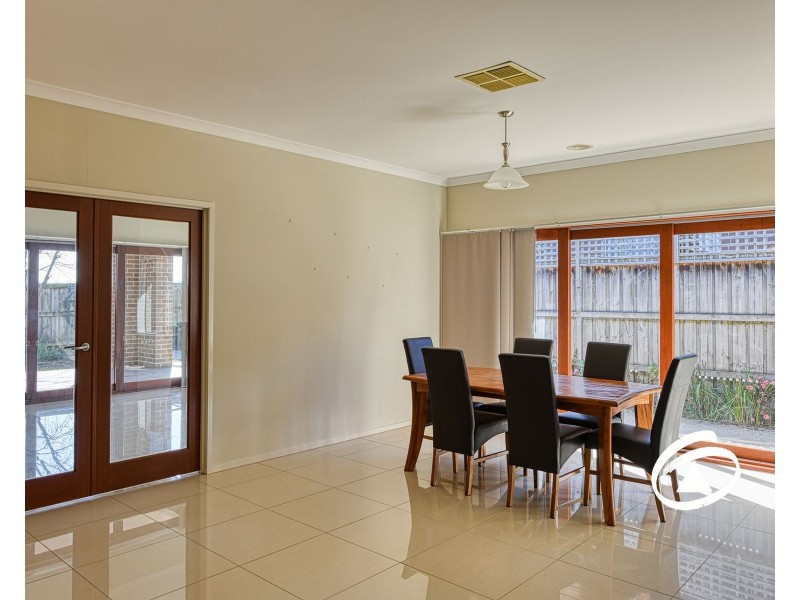 31 Nature Circuit, Cranbourne North VIC 3977