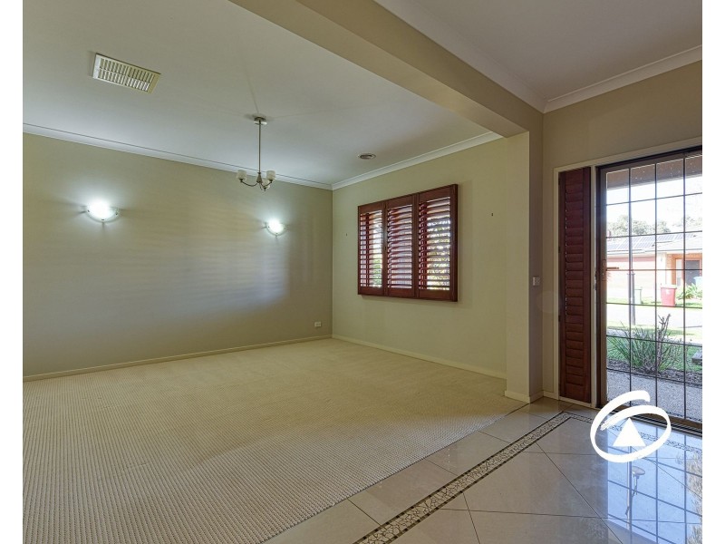 31 Nature Circuit, Cranbourne North VIC 3977