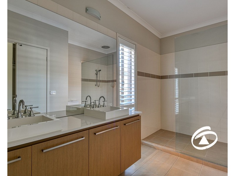 31 Nature Circuit, Cranbourne North VIC 3977