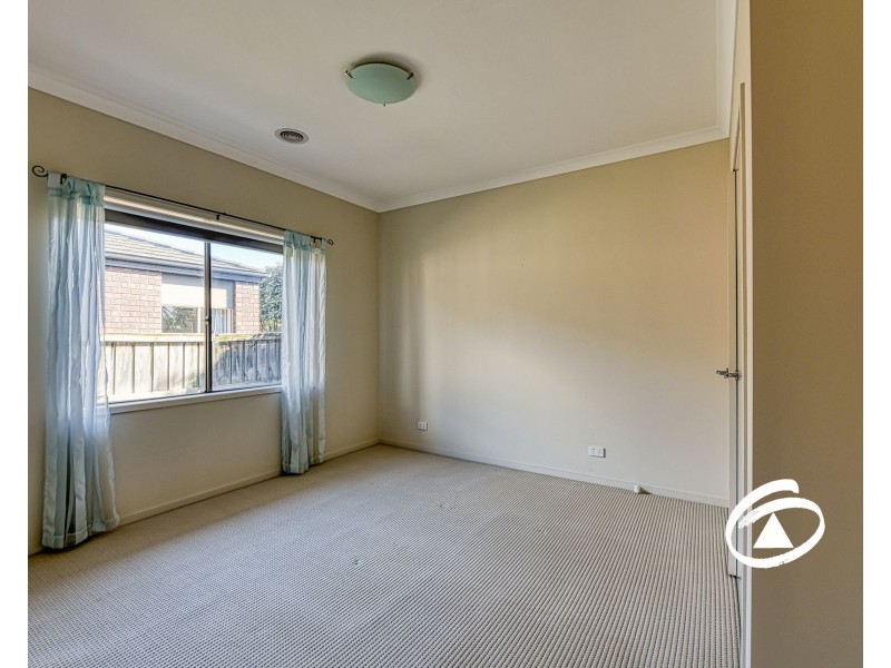 31 Nature Circuit, Cranbourne North VIC 3977