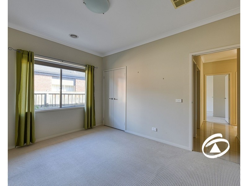 31 Nature Circuit, Cranbourne North VIC 3977