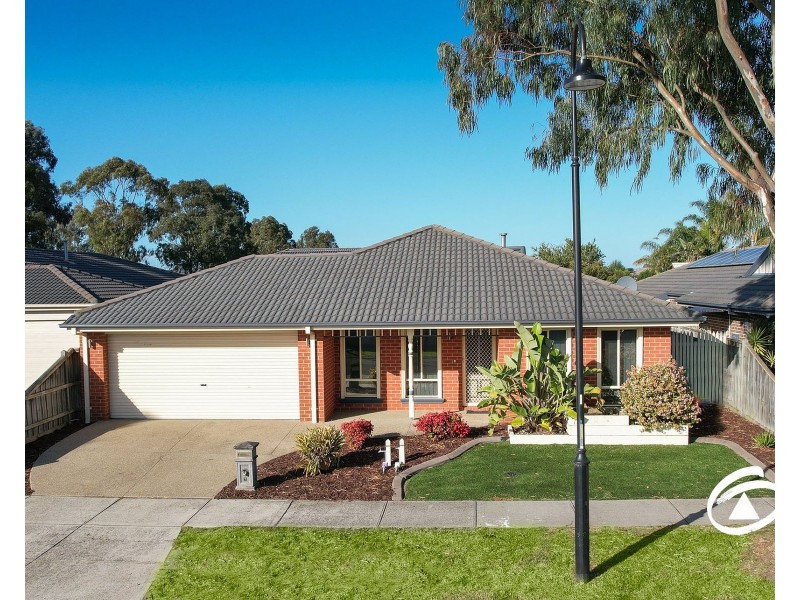 7 Howe Way, Cranbourne East VIC 3977
