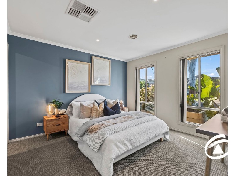 7 Howe Way, Cranbourne East VIC 3977