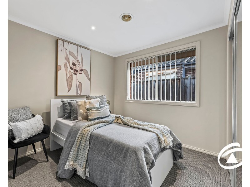7 Howe Way, Cranbourne East VIC 3977