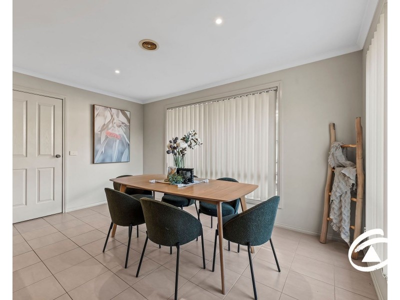 7 Howe Way, Cranbourne East VIC 3977