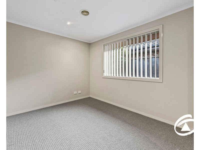 7 Howe Way, Cranbourne East VIC 3977