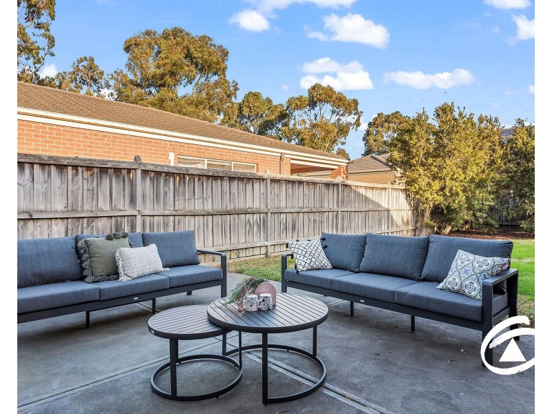 7 Howe Way, Cranbourne East VIC 3977