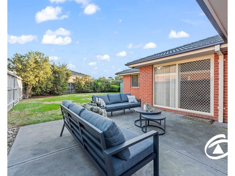 7 Howe Way, Cranbourne East VIC 3977