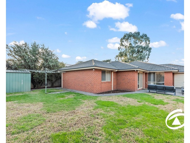 7 Howe Way, Cranbourne East VIC 3977