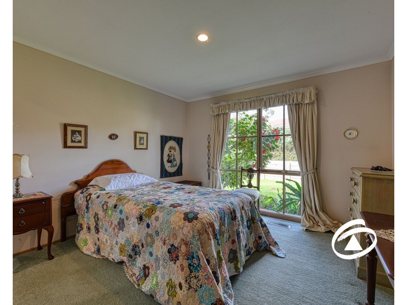 7 Valley View Crescent, Berwick VIC 3806