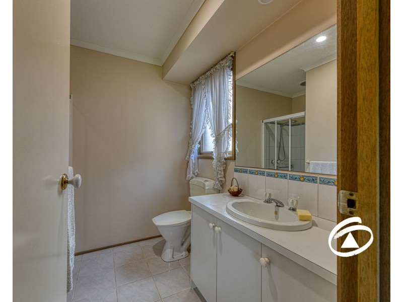 7 Valley View Crescent, Berwick VIC 3806