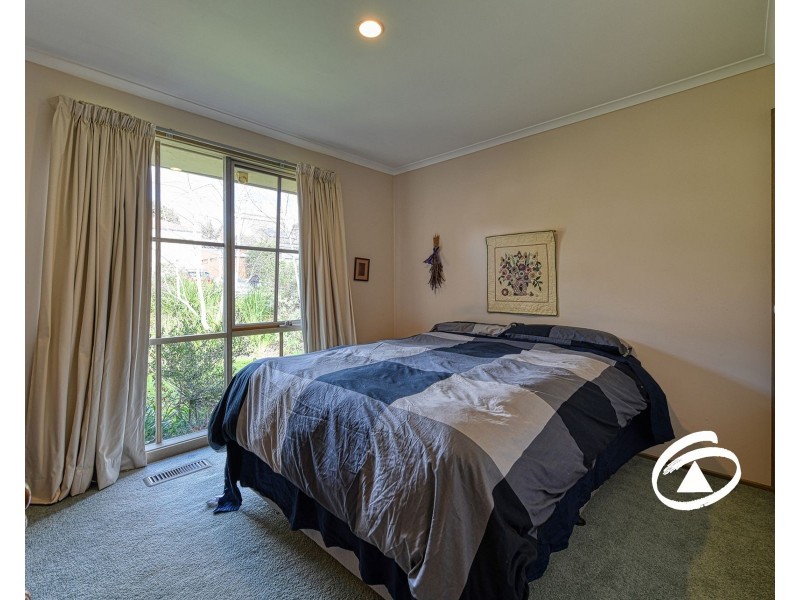 7 Valley View Crescent, Berwick VIC 3806