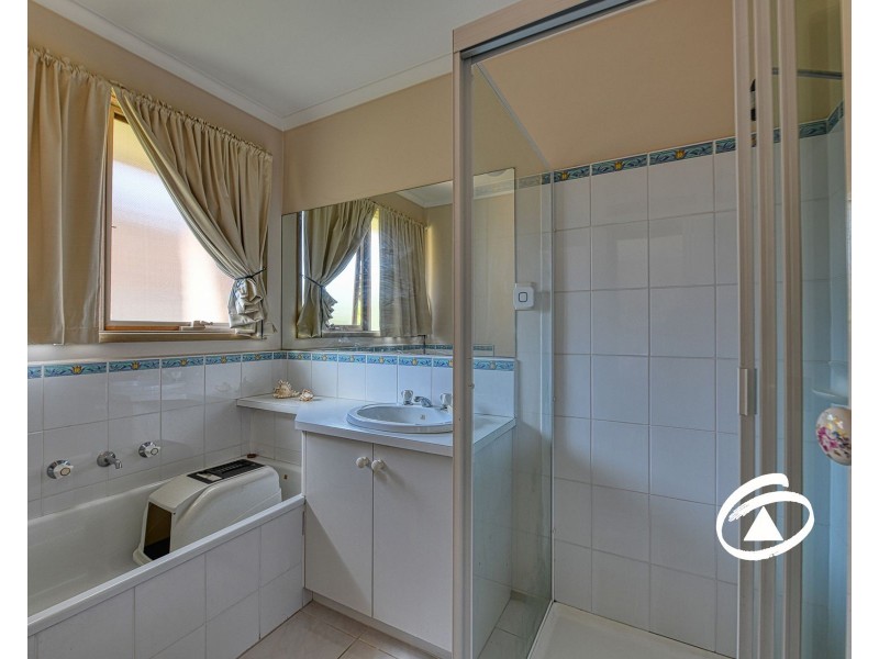 7 Valley View Crescent, Berwick VIC 3806