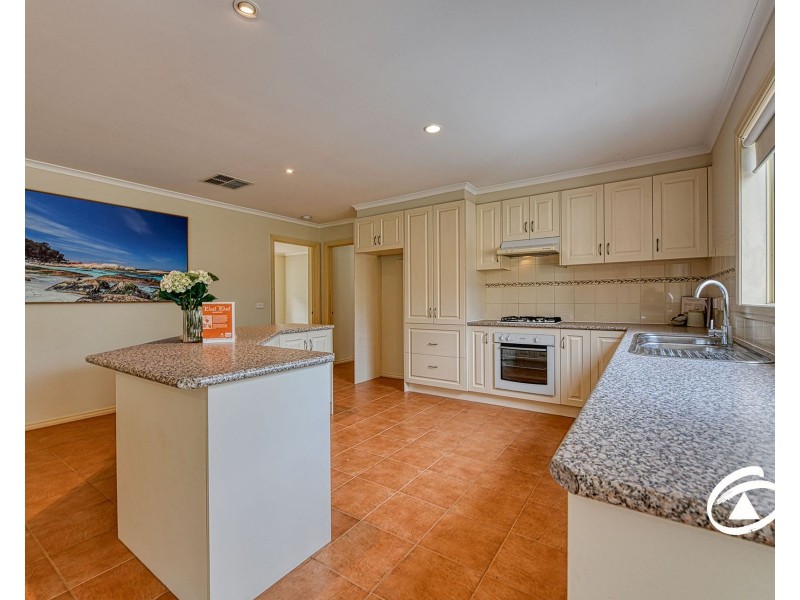 9 Alberta Way, Berwick VIC 3806