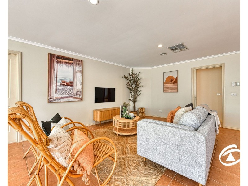 9 Alberta Way, Berwick VIC 3806