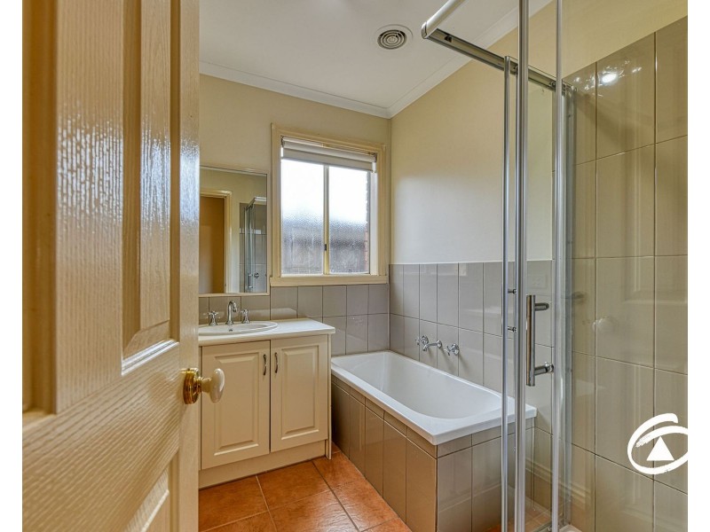 9 Alberta Way, Berwick VIC 3806