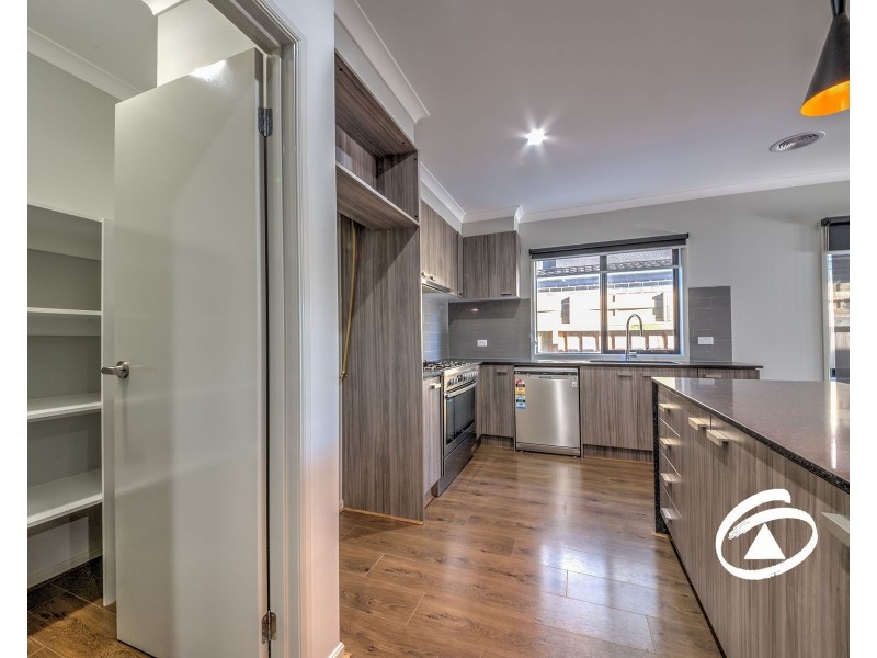 29 Statham View, Cranbourne West VIC 3977