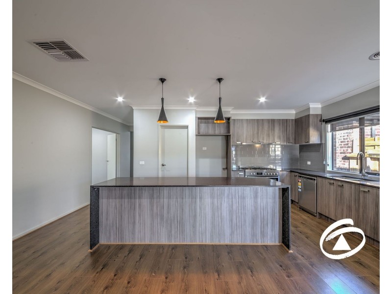 29 Statham View, Cranbourne West VIC 3977