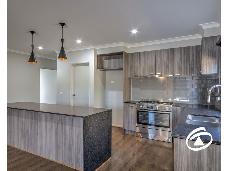 29 Statham View, Cranbourne West VIC 3977