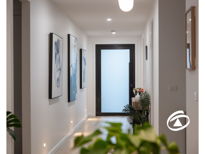 24 Oakrind Rise, Officer VIC 3809