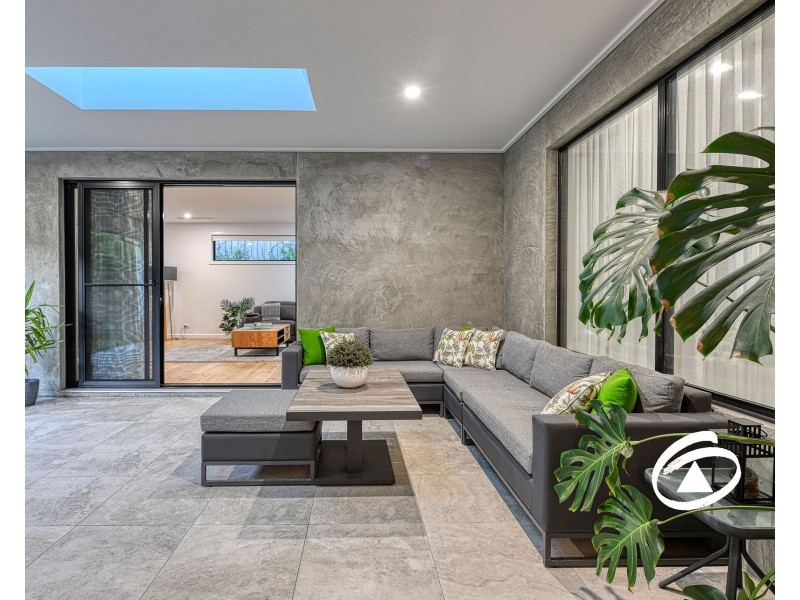 24 Oakrind Rise, Officer VIC 3809