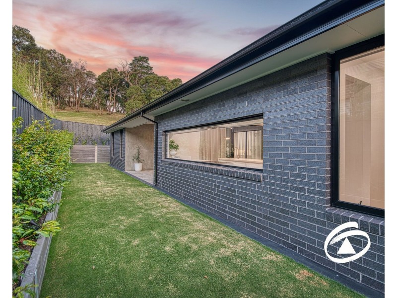 24 Oakrind Rise, Officer VIC 3809