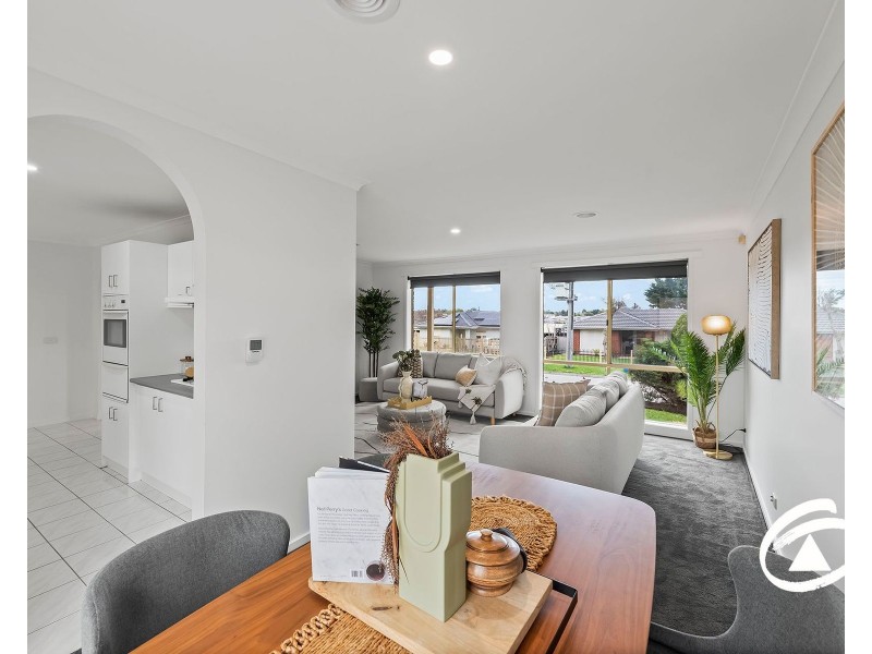 18 Jessica Drive, Hampton Park VIC 3976