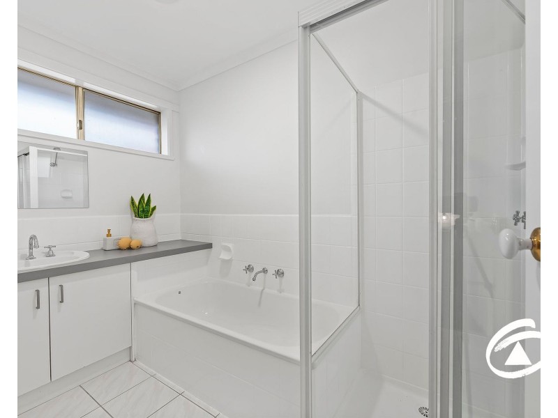 18 Jessica Drive, Hampton Park VIC 3976