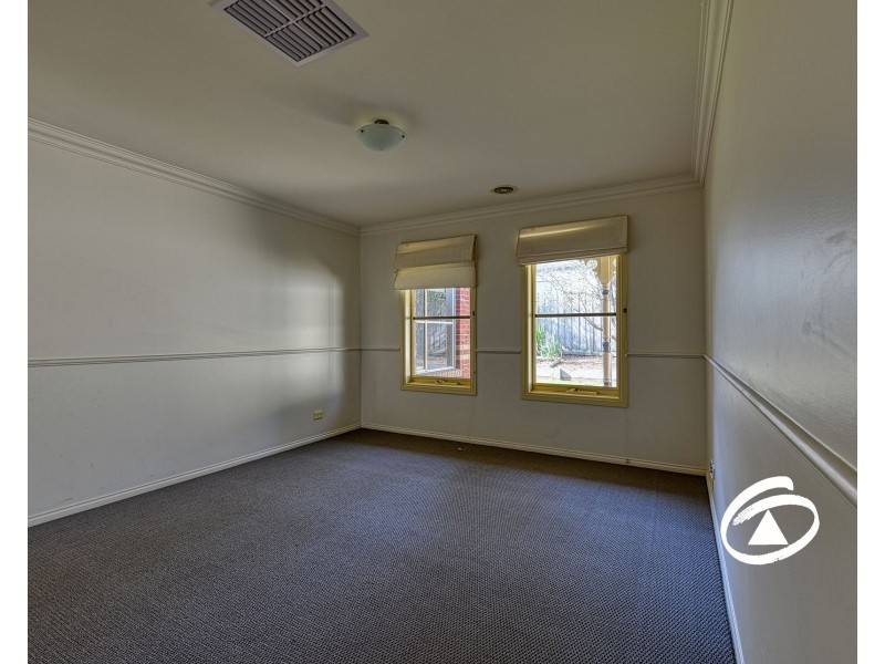 4 Alastair Drive, Berwick VIC 3806