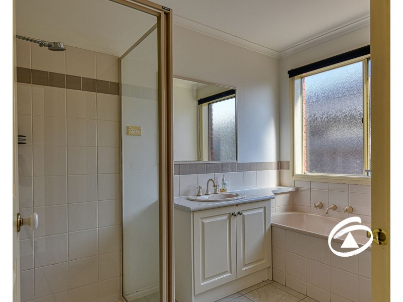 4 Alastair Drive, Berwick VIC 3806