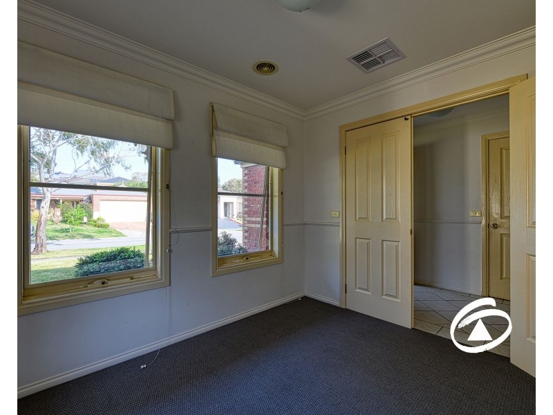 4 Alastair Drive, Berwick VIC 3806