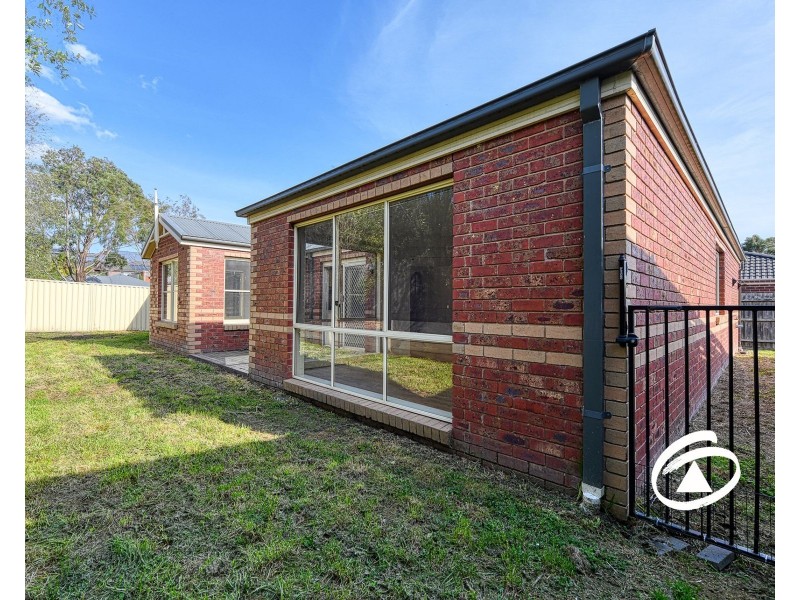 4 Alastair Drive, Berwick VIC 3806