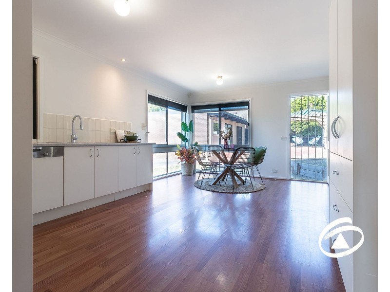 6 Castlecrag Close, Endeavour Hills VIC 3802