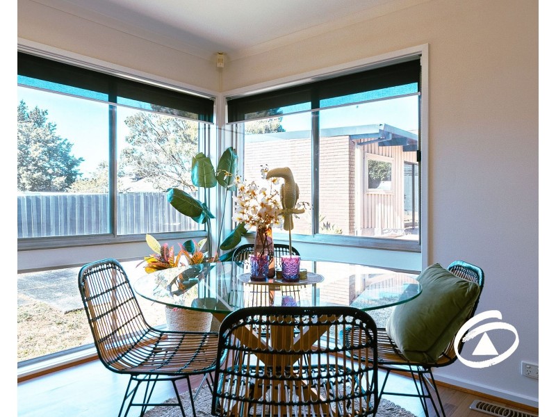 6 Castlecrag Close, Endeavour Hills VIC 3802