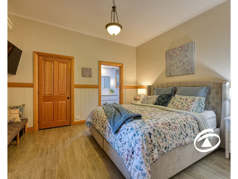 9 Memorial Avenue, Emerald VIC 3782