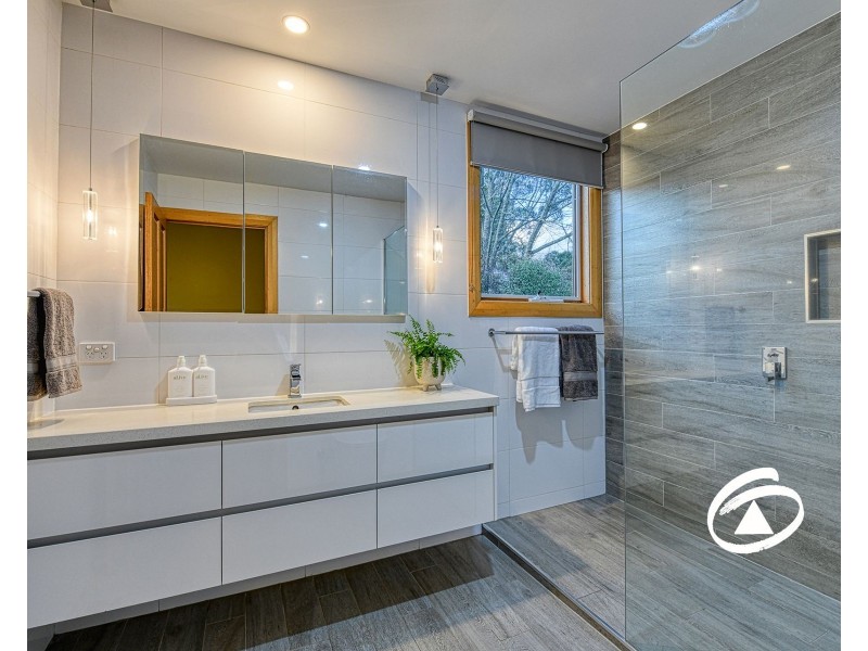 9 Memorial Avenue, Emerald VIC 3782