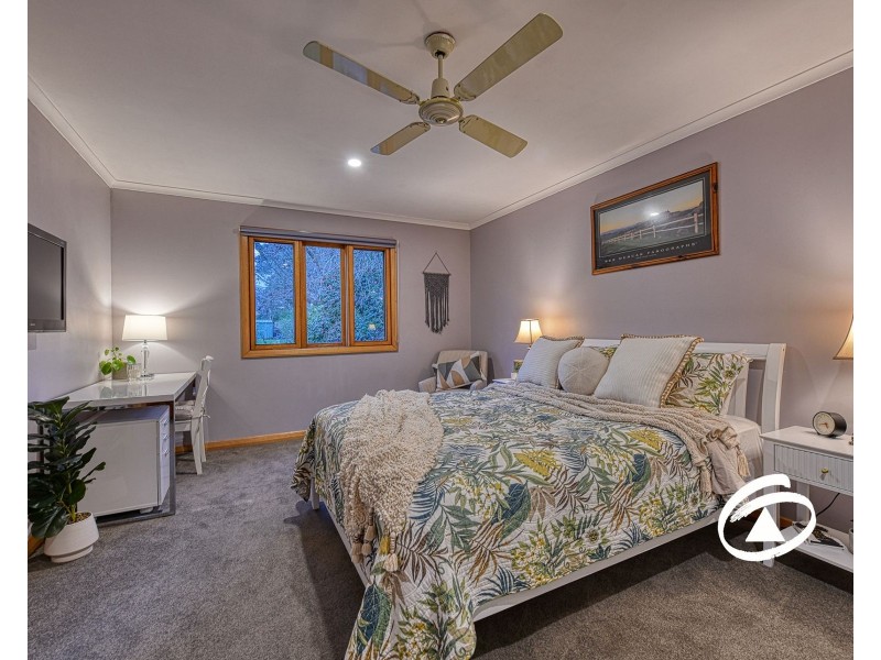 9 Memorial Avenue, Emerald VIC 3782