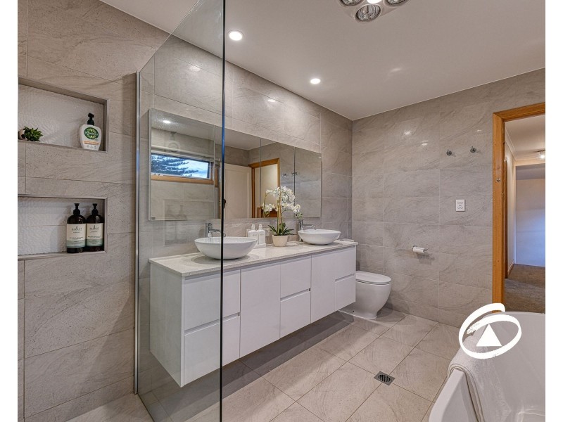 9 Memorial Avenue, Emerald VIC 3782