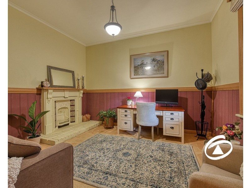 9 Memorial Avenue, Emerald VIC 3782