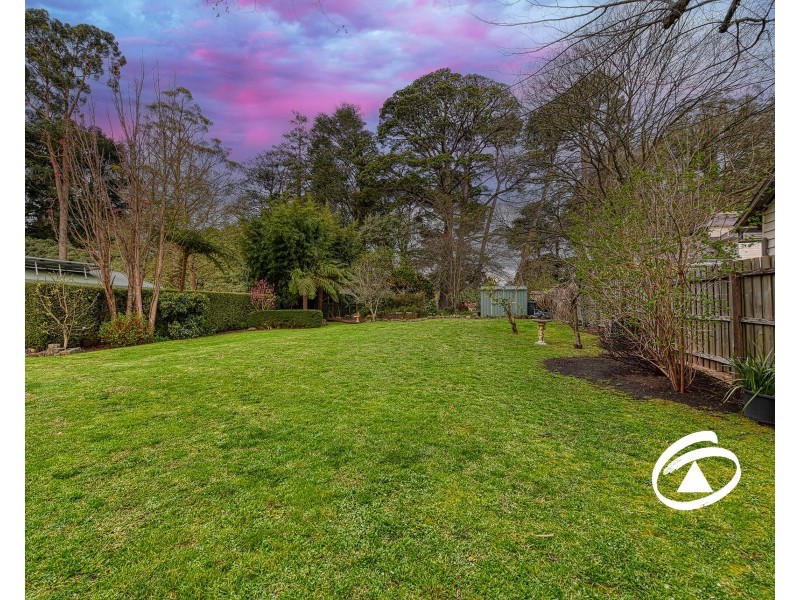 9 Memorial Avenue, Emerald VIC 3782