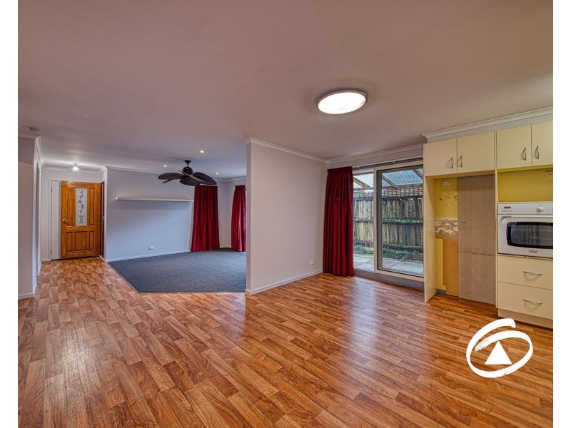2/33 Amber Crescent, Narre Warren VIC 3805