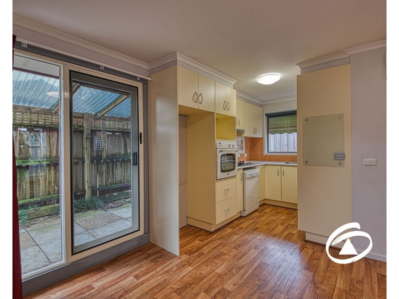 2/33 Amber Crescent, Narre Warren VIC 3805