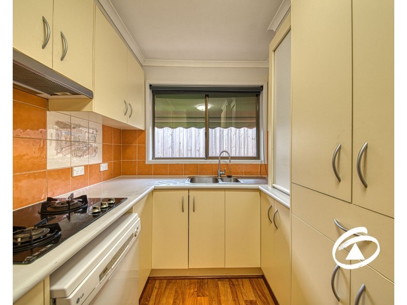 2/33 Amber Crescent, Narre Warren VIC 3805