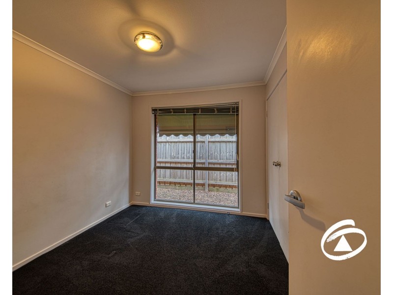2/33 Amber Crescent, Narre Warren VIC 3805