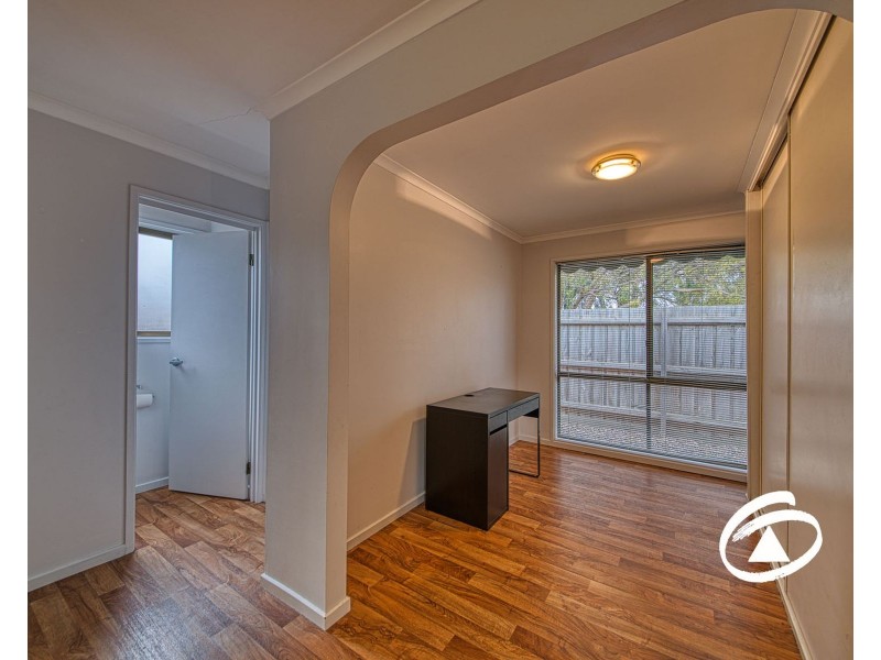 2/33 Amber Crescent, Narre Warren VIC 3805