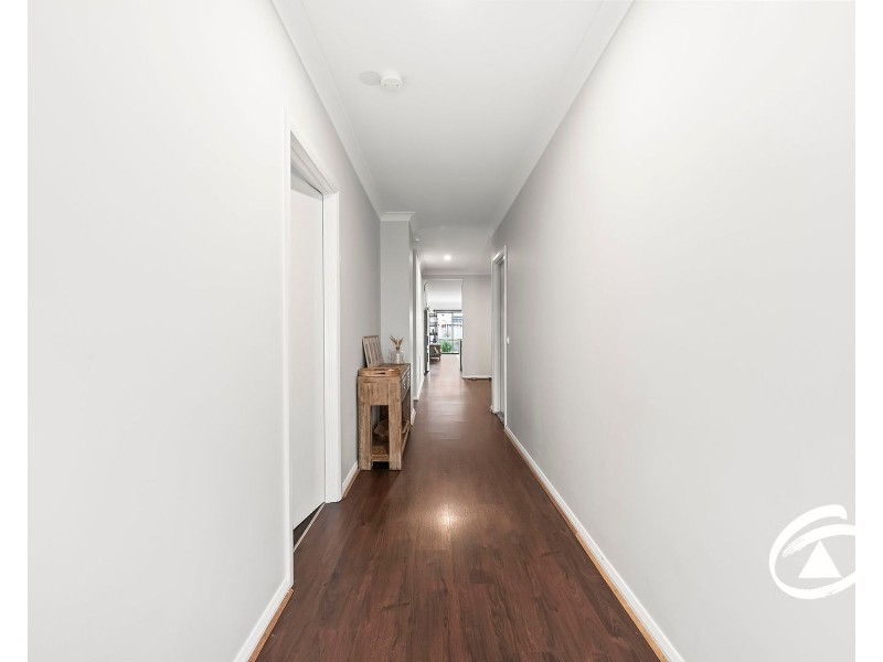 53 Moxham Drive, Clyde North VIC 3978