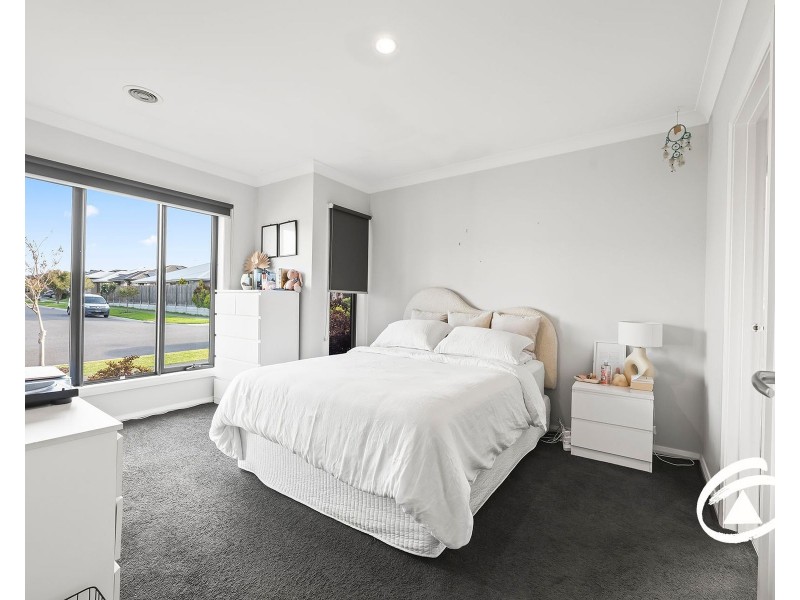 53 Moxham Drive, Clyde North VIC 3978