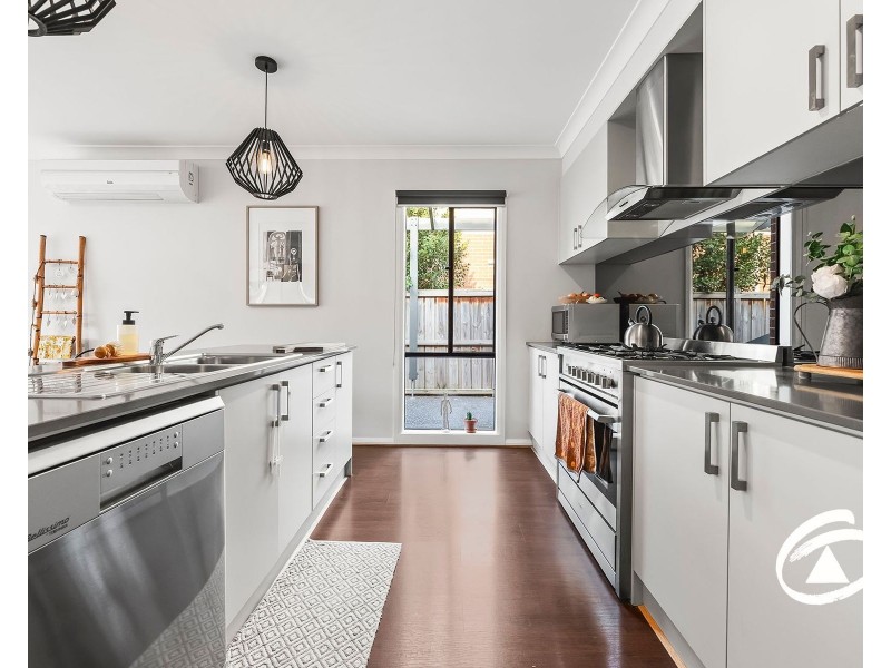 53 Moxham Drive, Clyde North VIC 3978